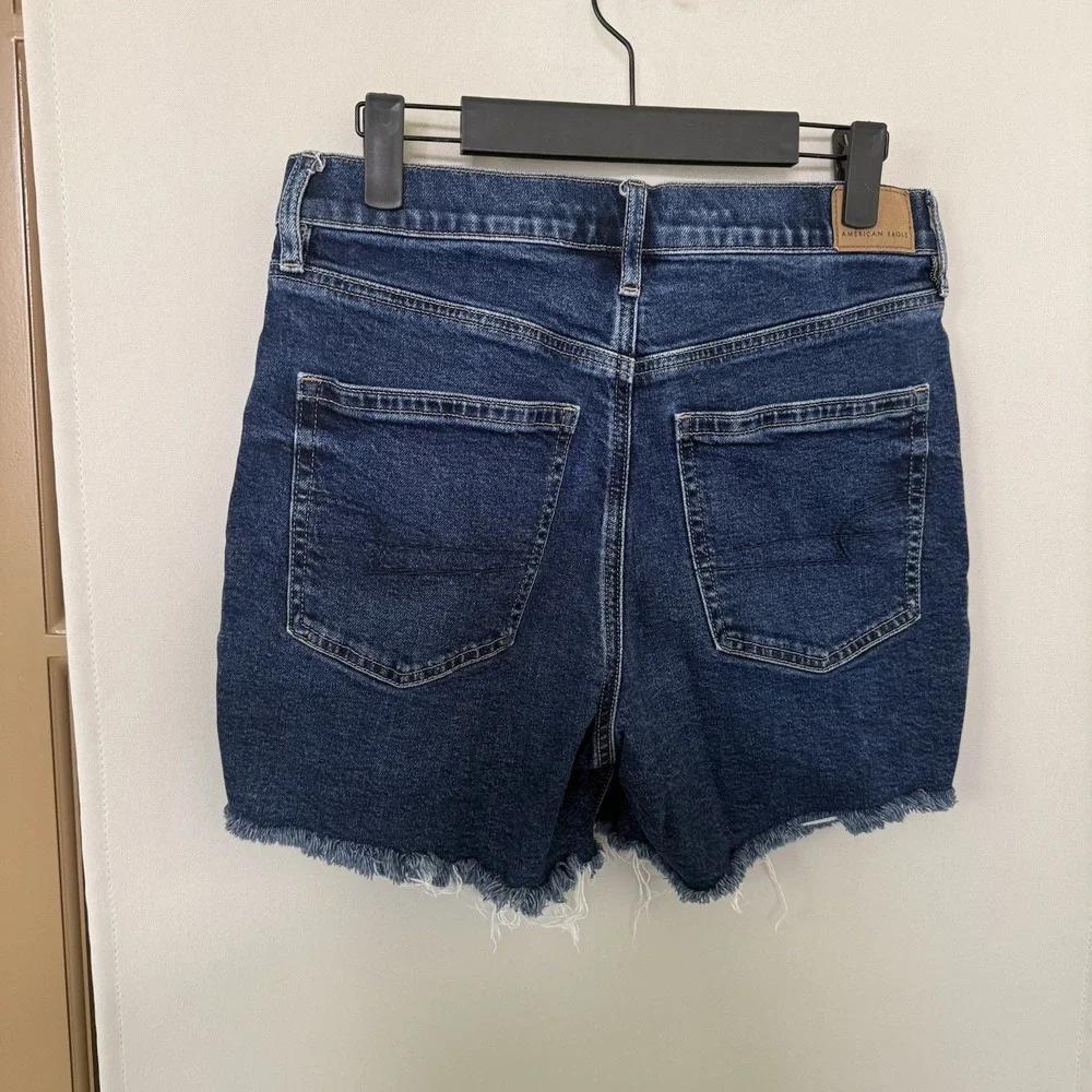 American Eagle Womens 4 Blue Medium Wash Mid Rise Cut Off Raw Hem Jean Shorts